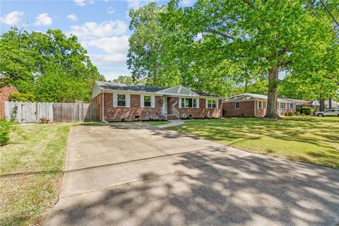 4136 Edinburgh DR Virginia Beach VA 23452