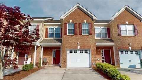 Photo of 514 Heatherwood Loop, Newport News, VA 23602 (MLS # 10629823)