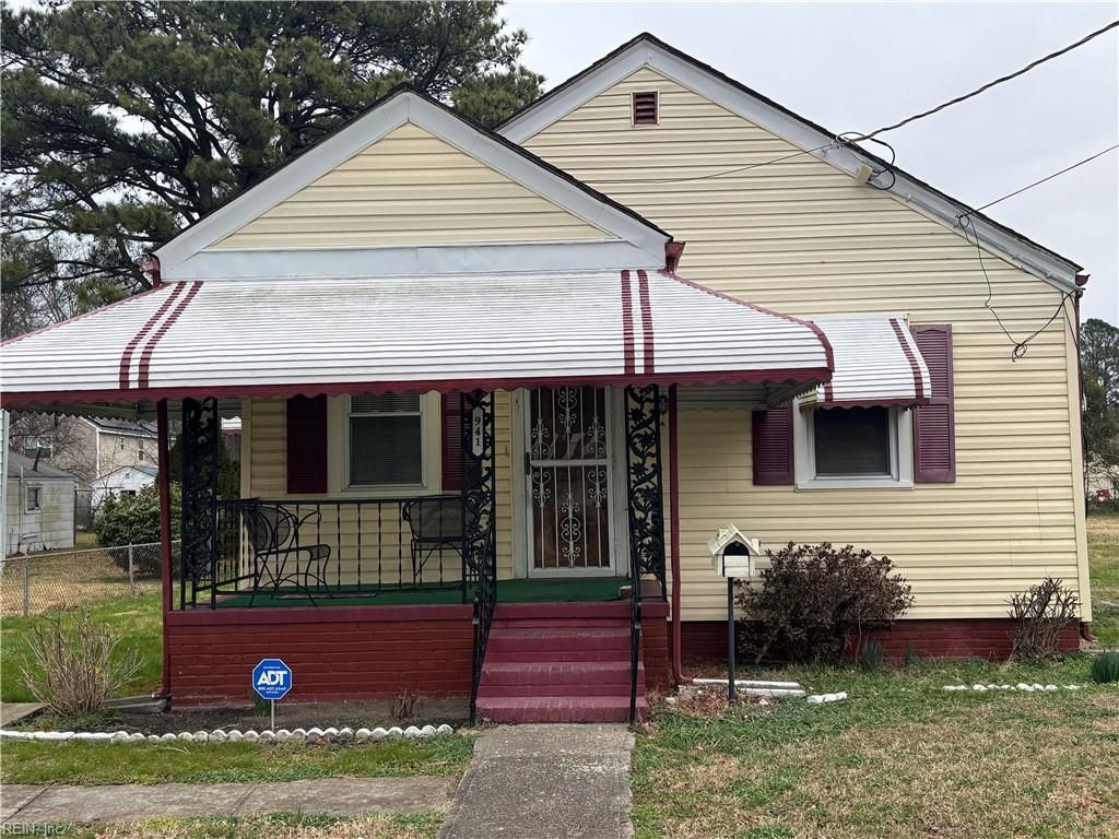 Photo of 941 Hamilton Avenue, Portsmouth, VA 23707 (MLS # 10621493)