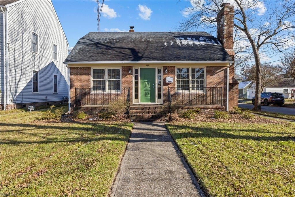 Photo of 555 Mt Vernon Avenue, Portsmouth, VA 23707 (MLS # 10613036)