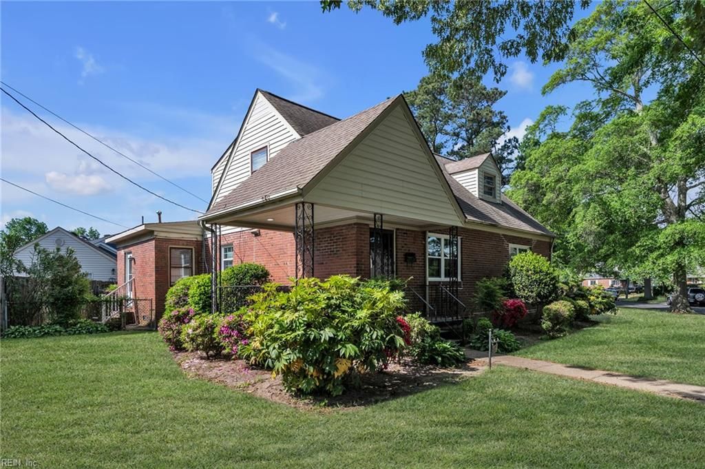 Photo of 505 Waukesha Avenue, Norfolk, VA 23509 (MLS # 10631482)