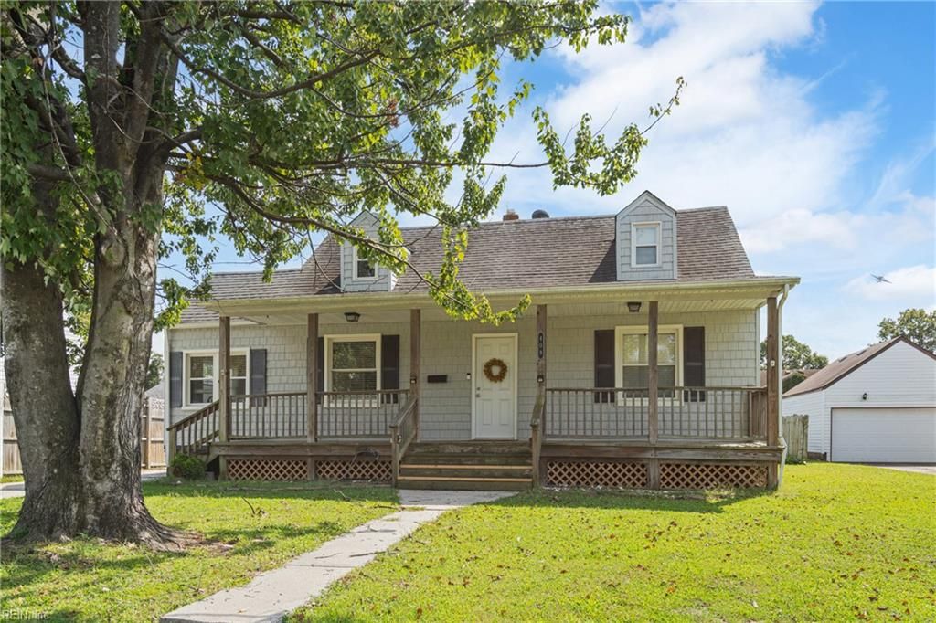 Photo of 409 E Westmont Avenue, Norfolk, VA 23503 (MLS # 10617577)