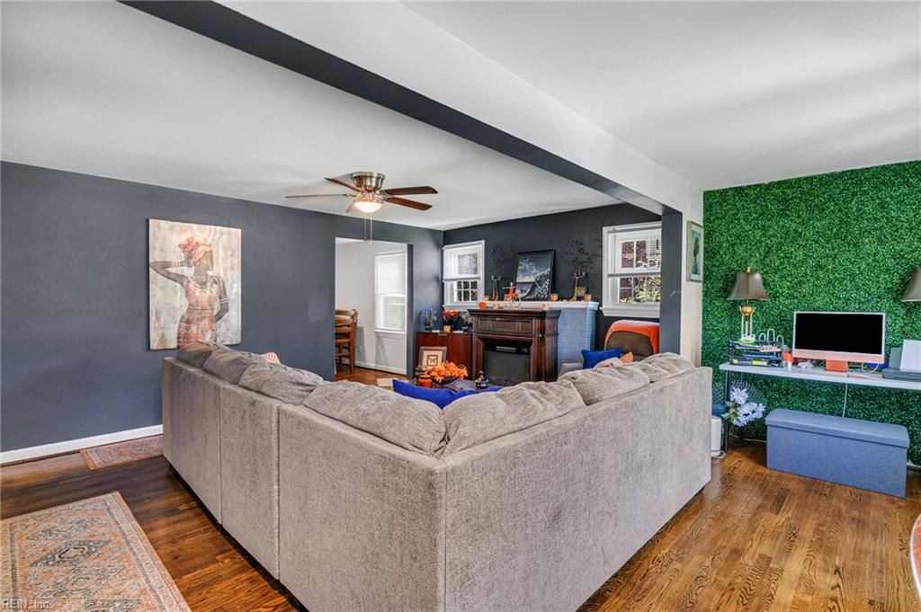 Photo of 124 Cambridge Place, Hampton, VA 23669 (MLS # 10628852)