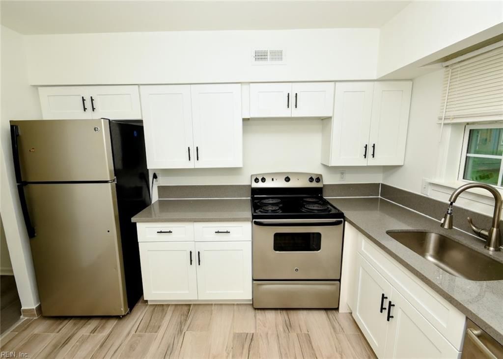 Photo of 437 Barberton Drive, Virginia Beach, VA 23451 (MLS # 10628263)