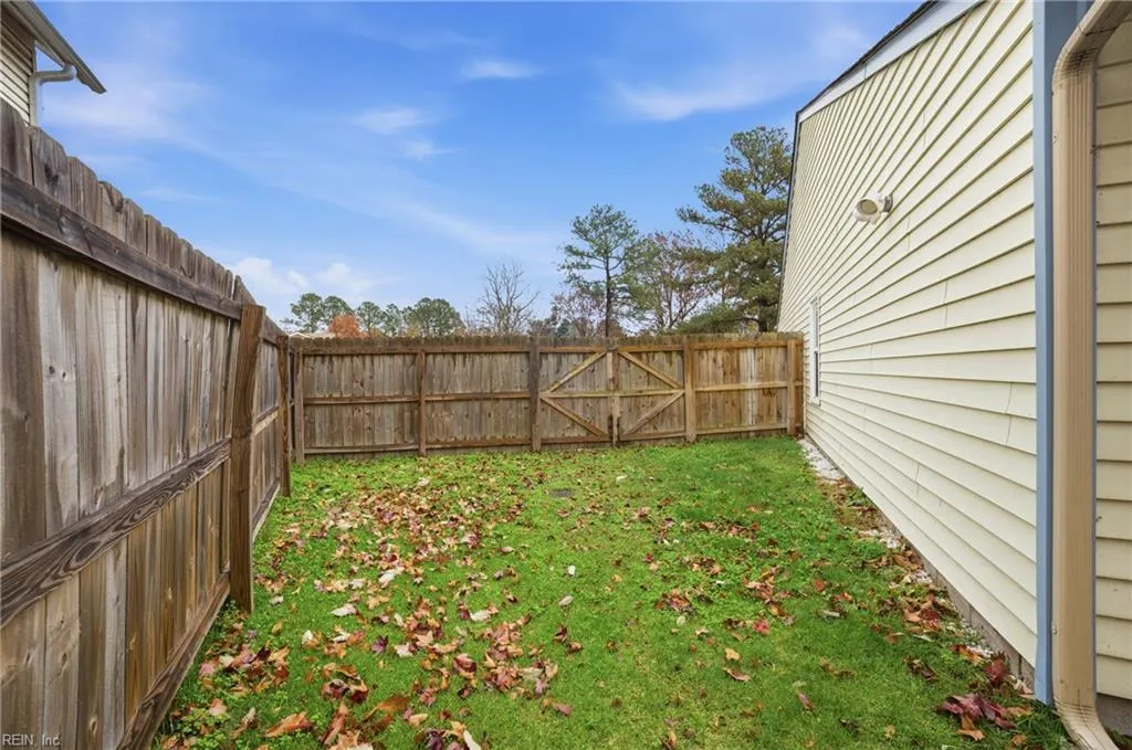 Virginia Beach, Virginia 23462, United States, 3 Bedrooms Bedrooms, ,2 BathroomsBathrooms,Residential,Pending,252867