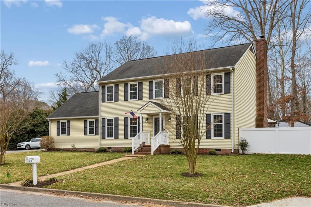 Photo of 21 Cherbourg Drive, Newport News, VA 23606 (MLS # 10623325)