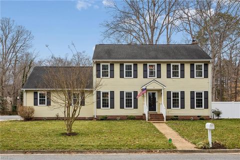 Photo of 21 Cherbourg Drive, Newport News, VA 23606 (MLS # 10623325)