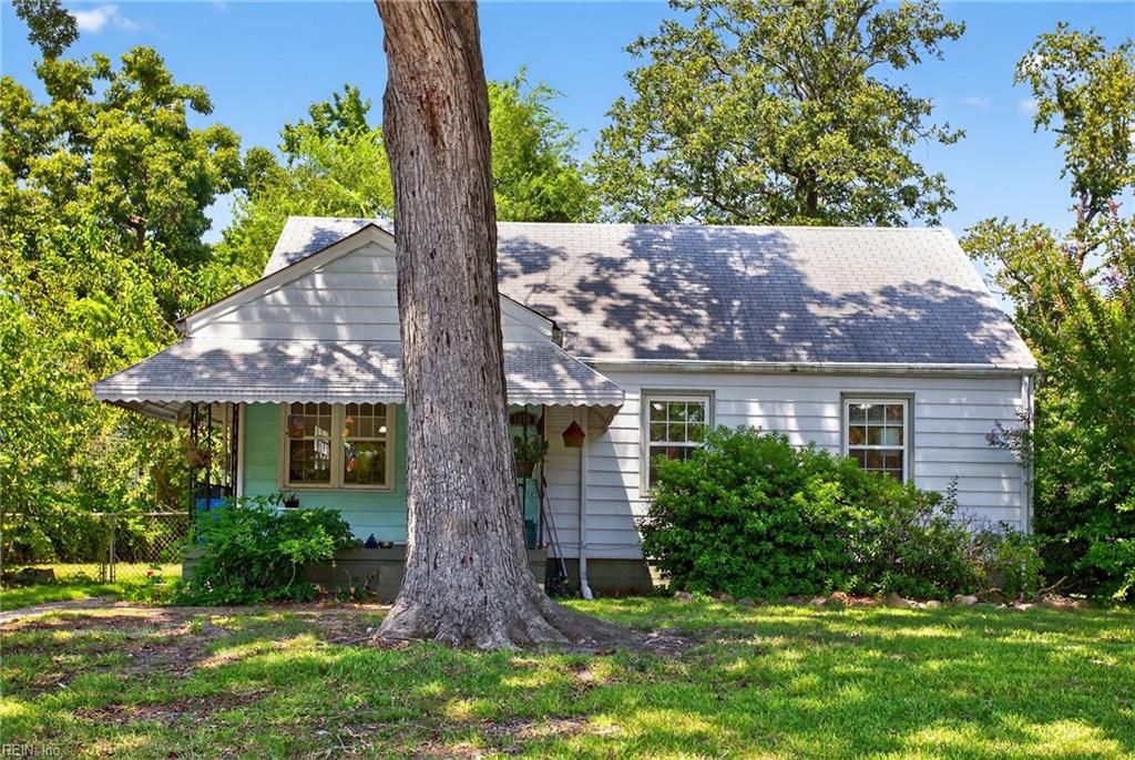 Photo of 1370 Boxwood Circle, Norfolk, VA 23518 (MLS # 10631153)