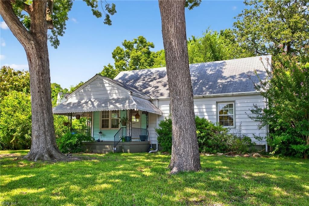 Photo of 1370 Boxwood Circle, Norfolk, VA 23518 (MLS # 10631153)