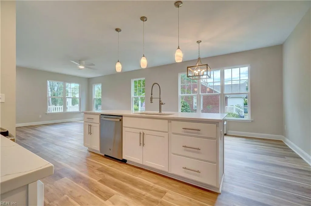 Hampton, Virginia 23664, United States, 5 Bedrooms Bedrooms, ,4 BathroomsBathrooms,Residential,Active,144588