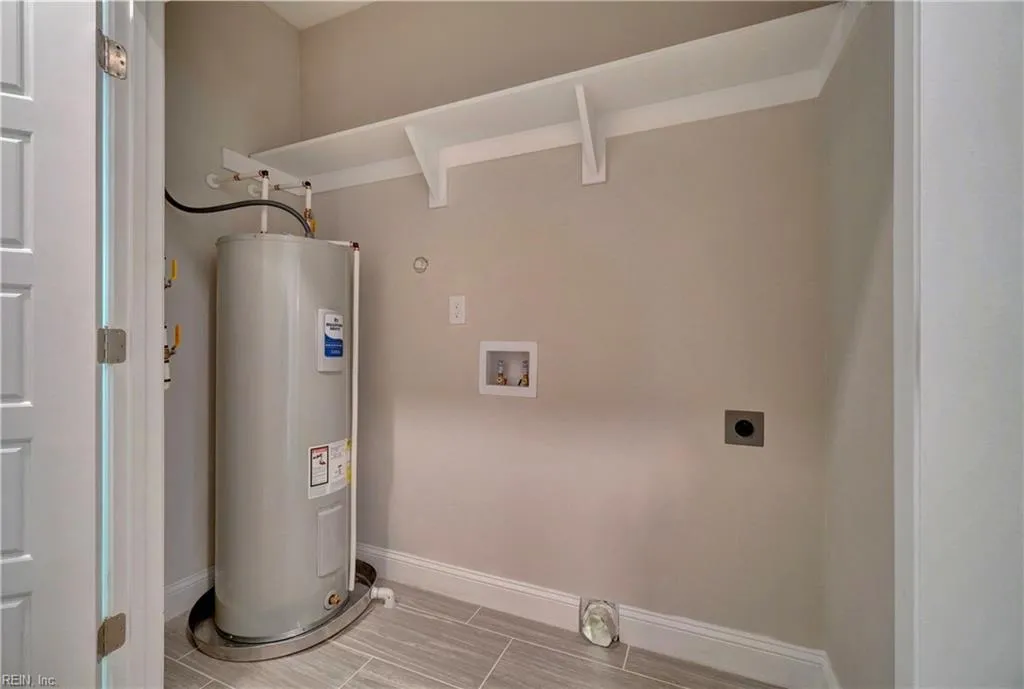 Hampton, Virginia 23664, United States, 5 Bedrooms Bedrooms, ,4 BathroomsBathrooms,Residential,Active,144588