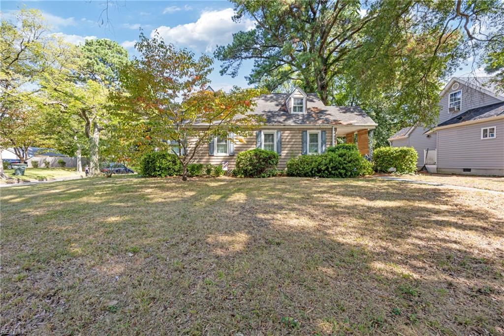 Photo of 1700 Tarrall Avenue, Norfolk, VA 23509 (MLS # 10613080)