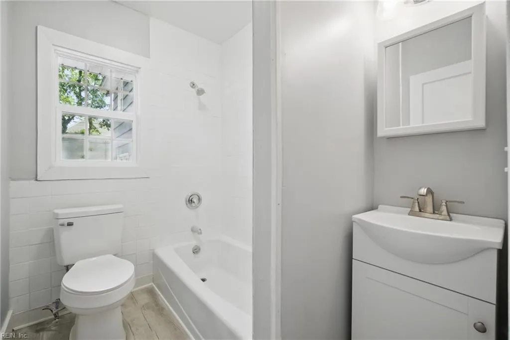 Chesapeake, Virginia 23325, United States, 4 Bedrooms Bedrooms, ,2 BathroomsBathrooms,Residential,Active,120449