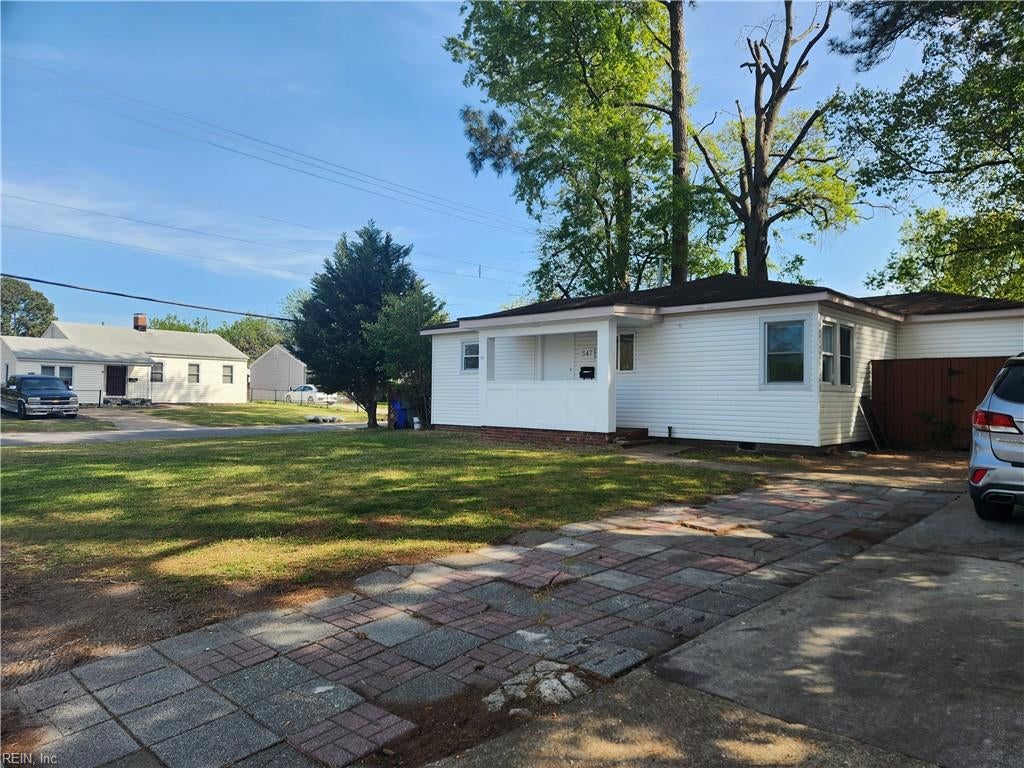 Photo of 547 Leonard Road, Norfolk, VA 23505 (MLS # 10641908)