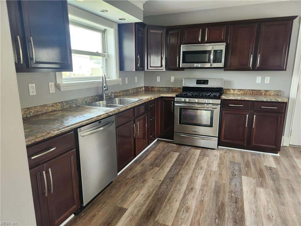 Photo of 547 Leonard Road, Norfolk, VA 23505 (MLS # 10641908)