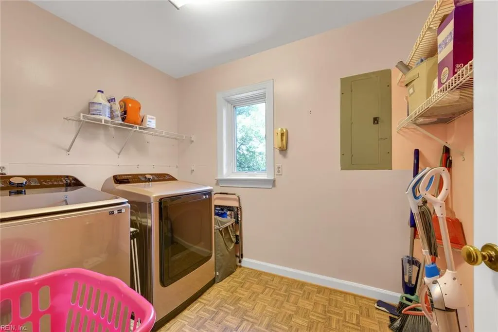 Hampton, Virginia 23661, United States, 4 Bedrooms Bedrooms, ,3 BathroomsBathrooms,Residential,Active,13824