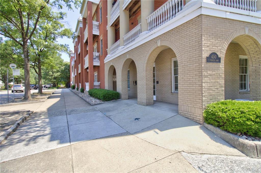 Photo of 450 Princess Anne Road SW #202, Norfolk, VA 23517 (MLS # 10641347)