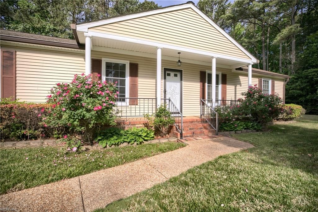 Photo of 2072 Snug Harbor Drive, Hayes, VA 23072 (MLS # 10632979)