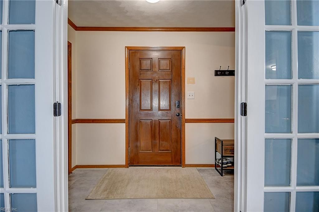 Photo of 10 Catamaran Court, Portsmouth, VA 23703 (MLS # 10612288)