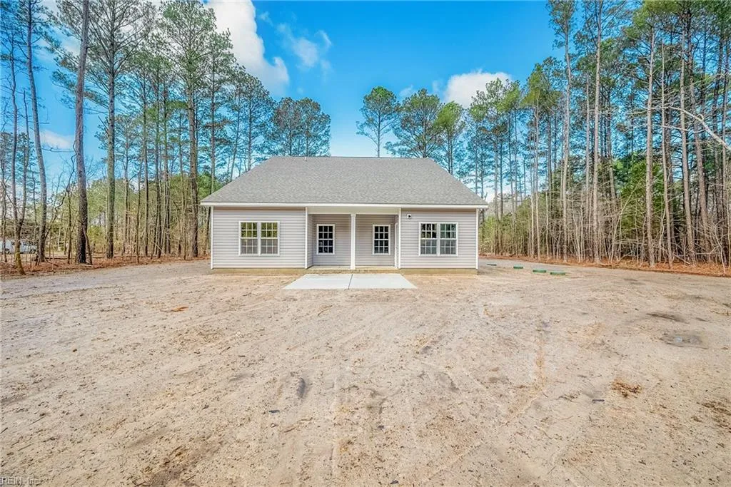 Smithfield, Virginia 23430, United States, 4 Bedrooms Bedrooms, ,3 BathroomsBathrooms,Residential,Active,18120