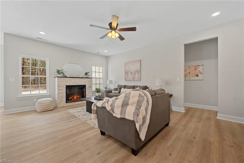 Smithfield, Virginia 23430, United States, 4 Bedrooms Bedrooms, ,3 BathroomsBathrooms,Residential,Active,18120