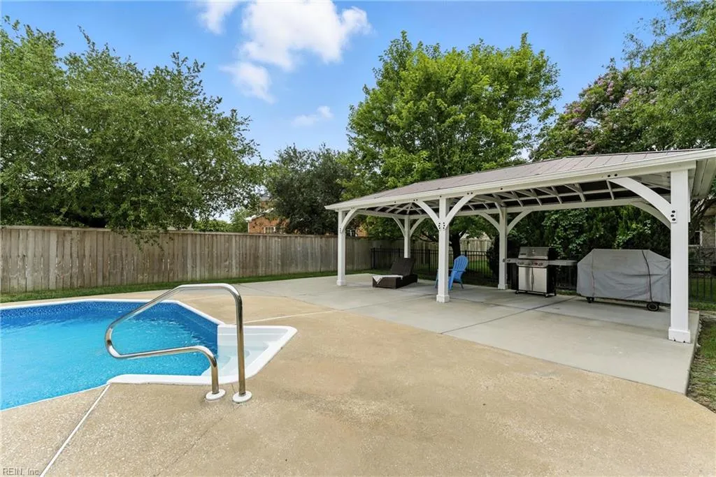 Virginia Beach, Virginia 23456, United States, 5 Bedrooms Bedrooms, ,3 BathroomsBathrooms,Residential,Active,192653