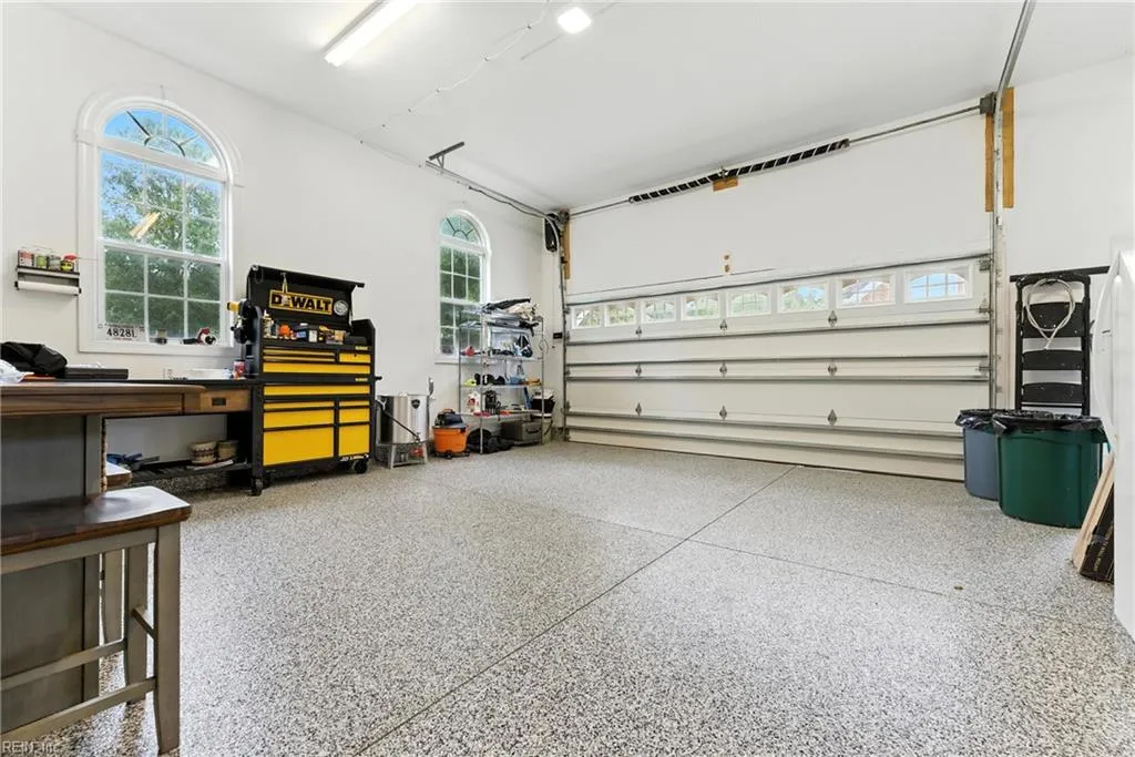 Virginia Beach, Virginia 23456, United States, 5 Bedrooms Bedrooms, ,3 BathroomsBathrooms,Residential,Active,192653