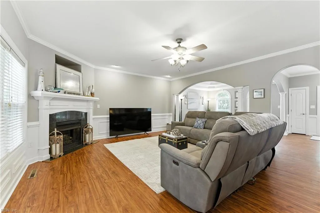 Virginia Beach, Virginia 23456, United States, 5 Bedrooms Bedrooms, ,3 BathroomsBathrooms,Residential,Active,192653