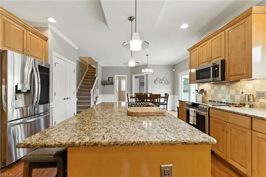 Virginia Beach, Virginia 23456, United States, 5 Bedrooms Bedrooms, ,3 BathroomsBathrooms,Residential,Active,192653