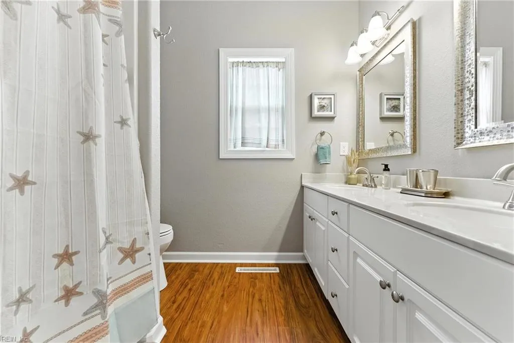 Virginia Beach, Virginia 23456, United States, 5 Bedrooms Bedrooms, ,3 BathroomsBathrooms,Residential,Active,192653