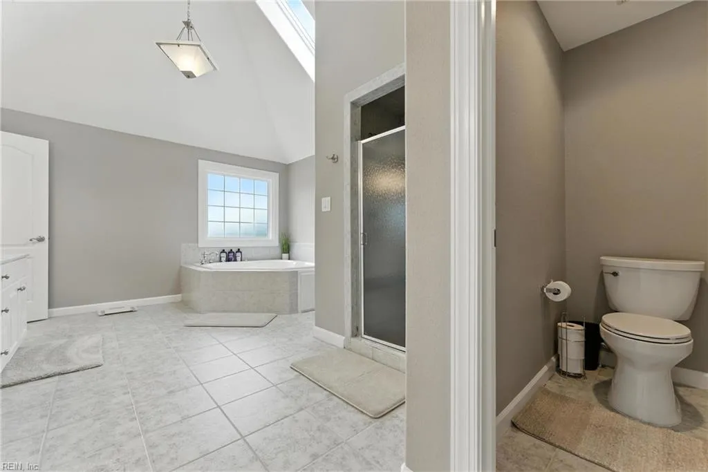 Virginia Beach, Virginia 23456, United States, 5 Bedrooms Bedrooms, ,3 BathroomsBathrooms,Residential,Active,192653