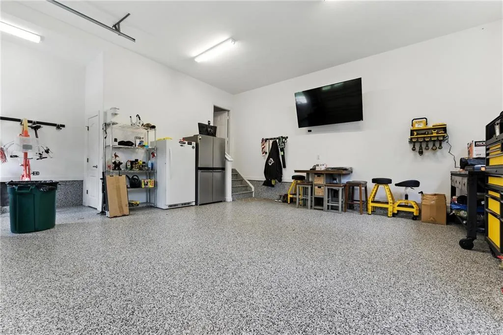 Virginia Beach, Virginia 23456, United States, 5 Bedrooms Bedrooms, ,3 BathroomsBathrooms,Residential,Active,192653