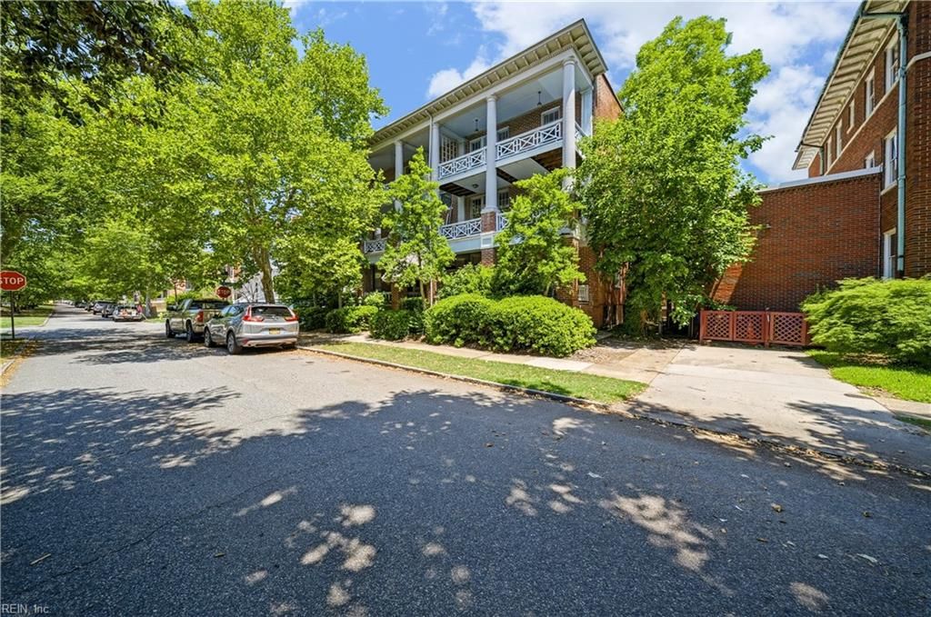 Photo of 524 Graydon Avenue #4, Norfolk, VA 23507 (MLS # 10641432)