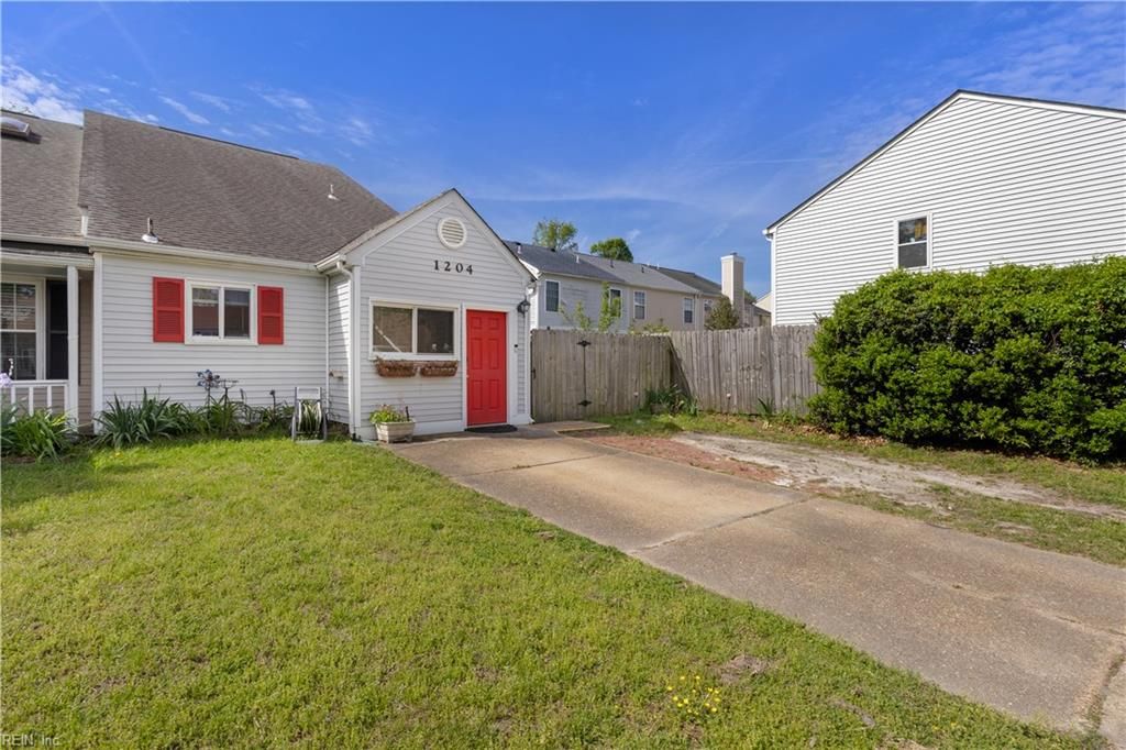 Photo of 1204 Corkwood Circle, Chesapeake, VA 23320 (MLS # 10629899)