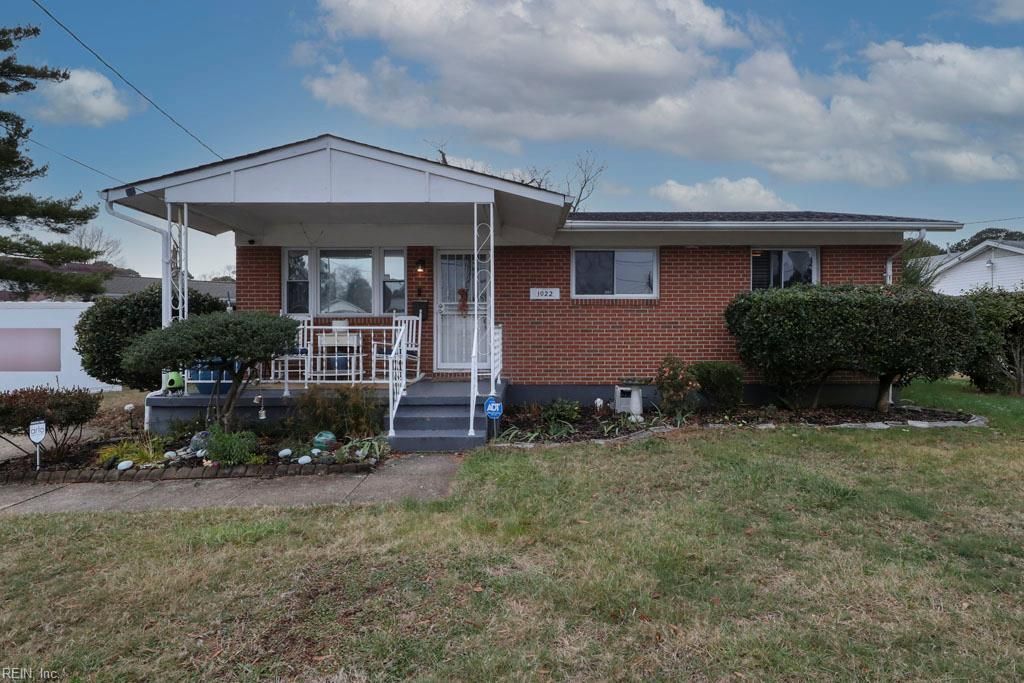 Photo of 1022 Basie Crest, Portsmouth, VA 23701 (MLS # 10613158)