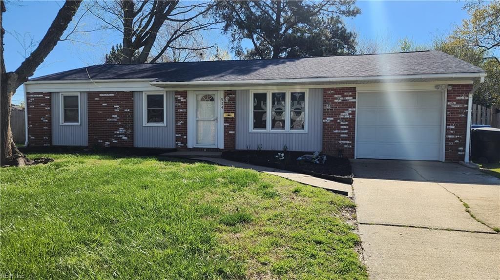 Photo of 924 Carriage Hill Road, Virginia Beach, VA 23452 (MLS # 10626126)