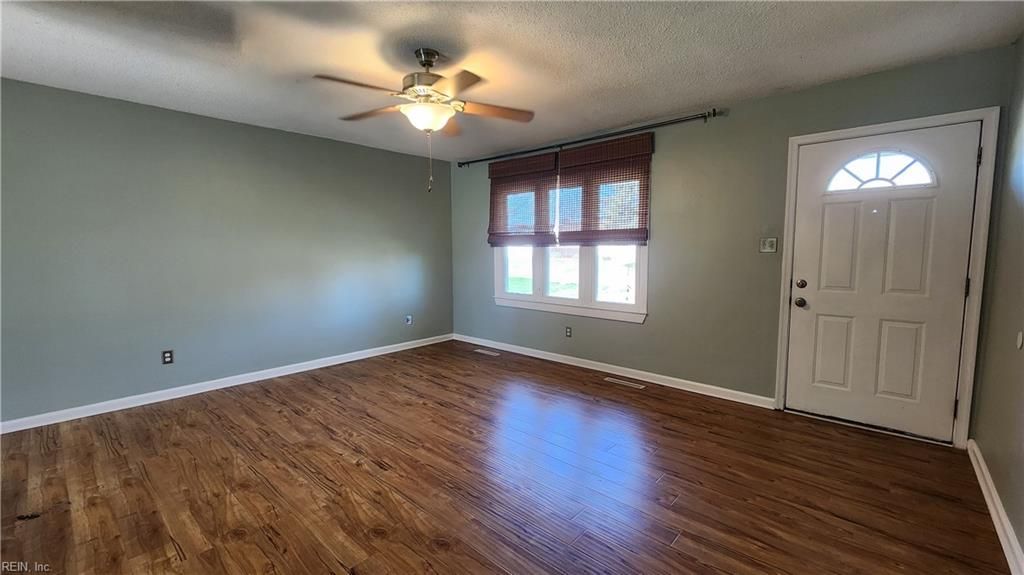 Photo of 924 Carriage Hill Road, Virginia Beach, VA 23452 (MLS # 10626126)