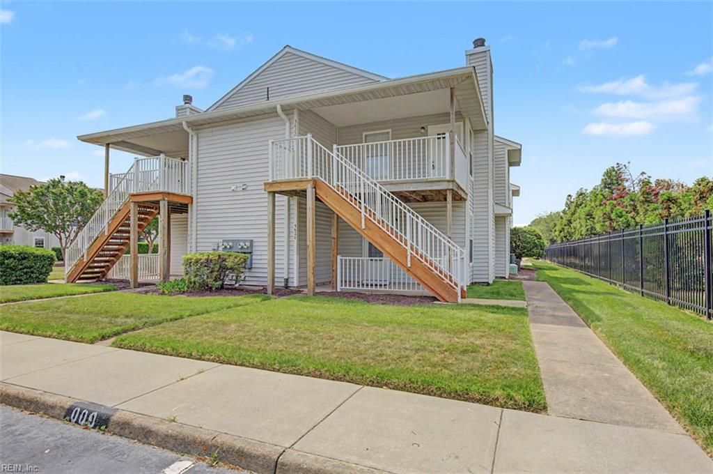 Photo of 5622 Summit Arch, Virginia Beach, VA 23462 (MLS # 10632208)