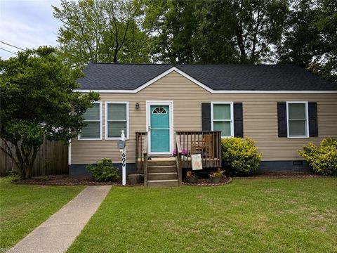 Photo of 606 Sedgefield Drive, Newport News, VA 23605 (MLS # 10646251)