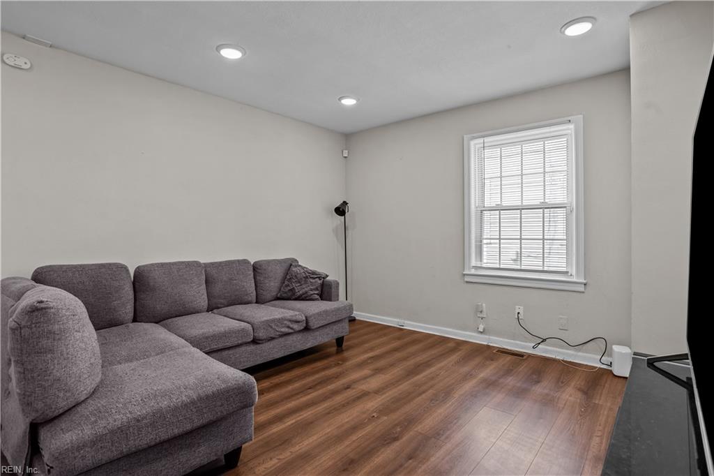 504 Chautauqua AVE
