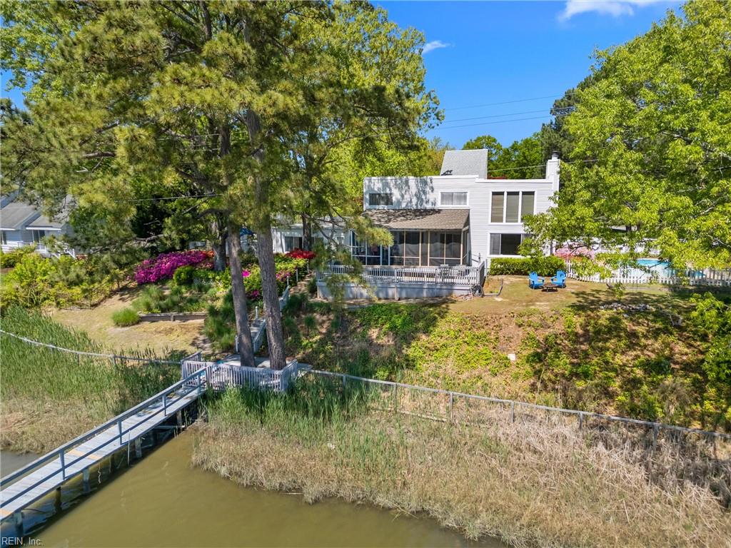 4249 Cheswick LN