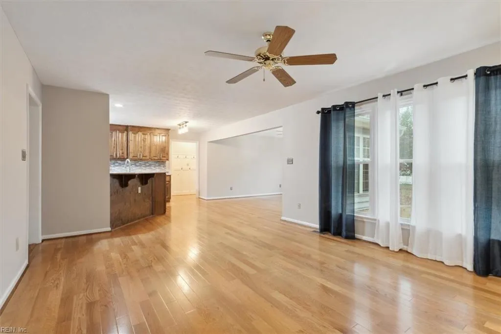 Smithfield, Virginia 23430, United States, 5 Bedrooms Bedrooms, ,4 BathroomsBathrooms,Residential,Active,31945