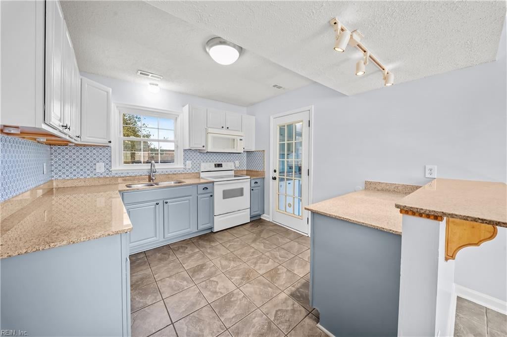 Photo of 1 Ewell Court, Hampton, VA 23669 (MLS # 10657575)