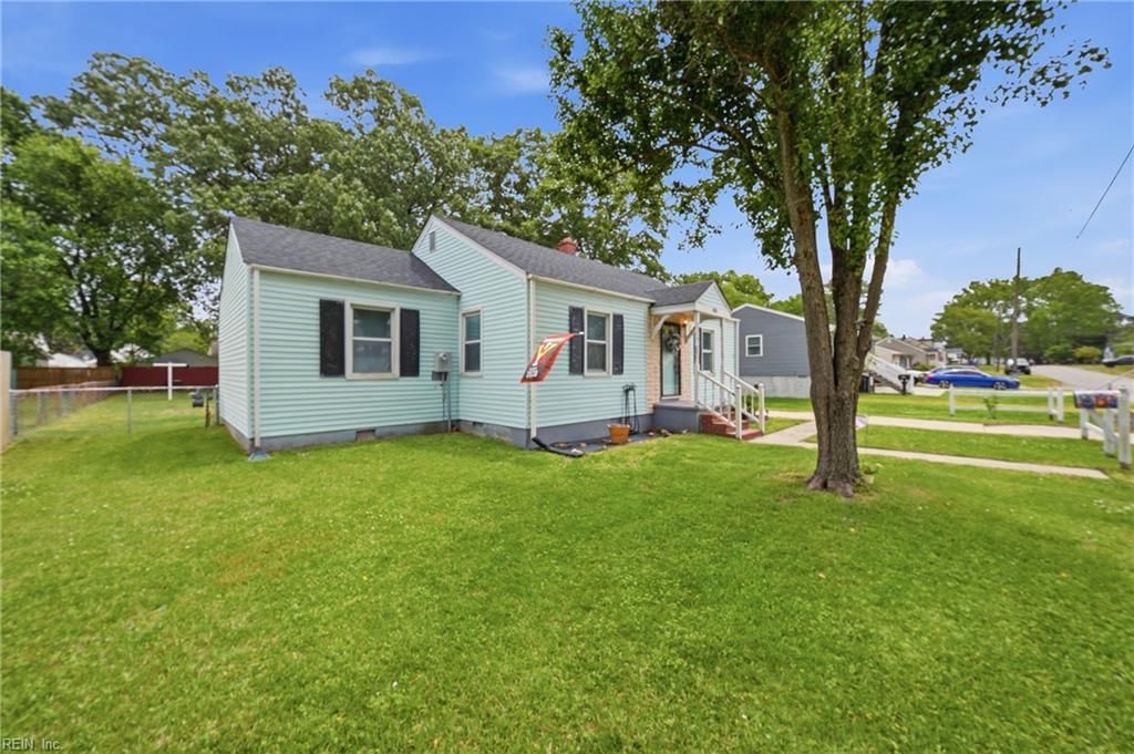 Photo of 515 Jewell Avenue, Portsmouth, VA 23701 (MLS # 10631843)