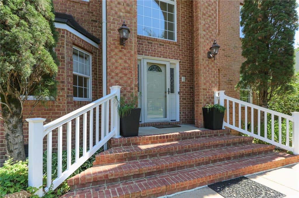 Photo of 134 Whimbrel Drive, Suffolk, VA 23435 (MLS # 10642823)