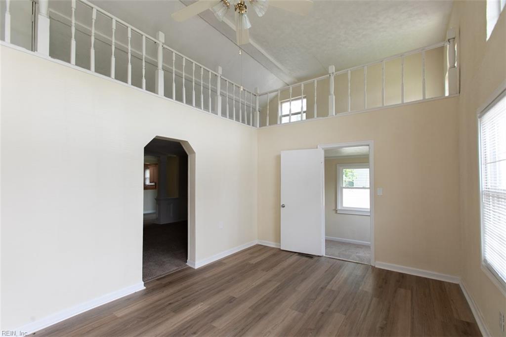 33 Clayton DR