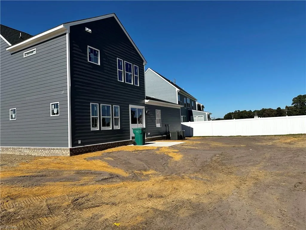 Suffolk, Virginia 23434, United States, 5 Bedrooms Bedrooms, ,4 BathroomsBathrooms,Residential,Active,221041