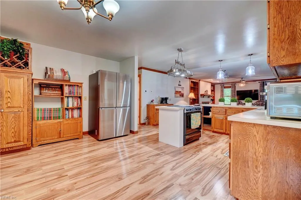 Suffolk, Virginia 23432, United States, 6 Bedrooms Bedrooms, ,4 BathroomsBathrooms,Residential,Active,197900