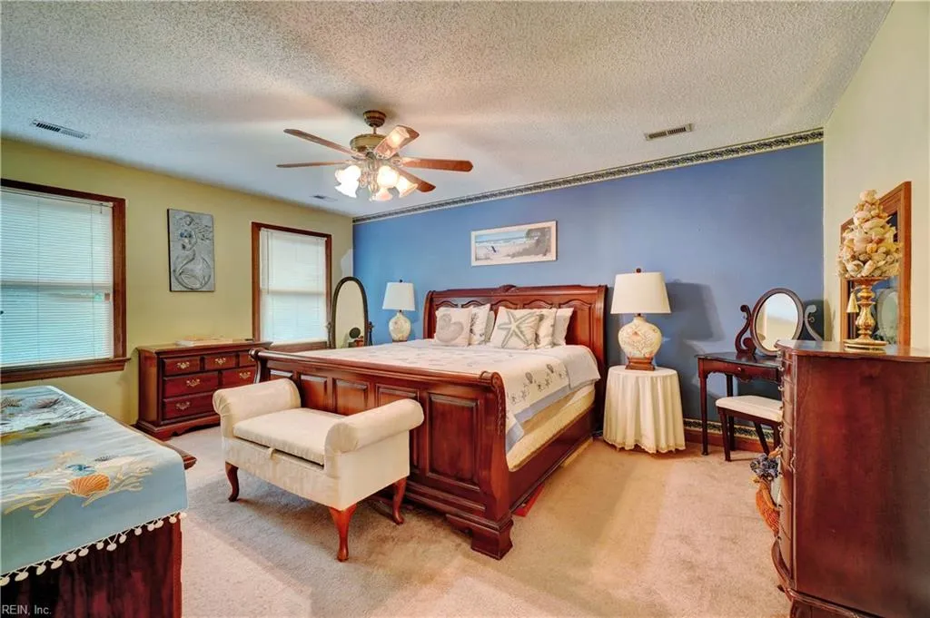 Suffolk, Virginia 23432, United States, 6 Bedrooms Bedrooms, ,4 BathroomsBathrooms,Residential,Active,197900