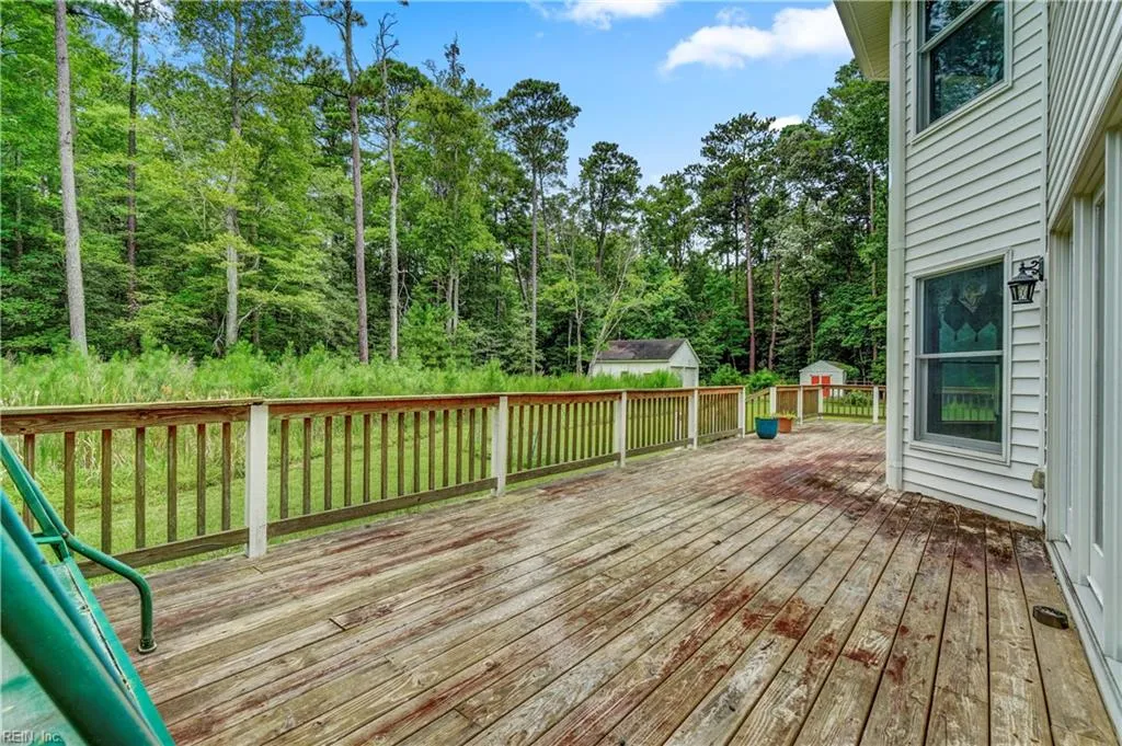 Suffolk, Virginia 23432, United States, 6 Bedrooms Bedrooms, ,4 BathroomsBathrooms,Residential,Active,197900